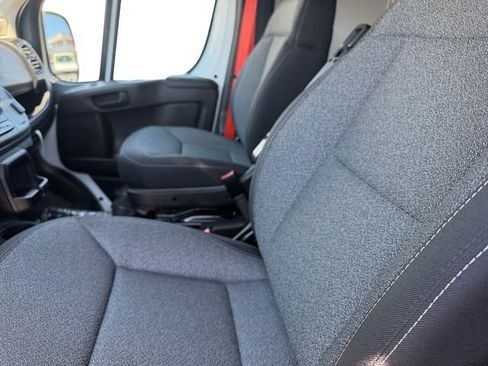 Used 2025 RAM ProMaster 2500 w/ Convenience Group FWD image 11