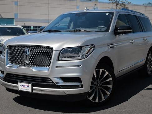 Used 2018 Lincoln Navigator L Select w/ Technology Package AWD/4WD image 5