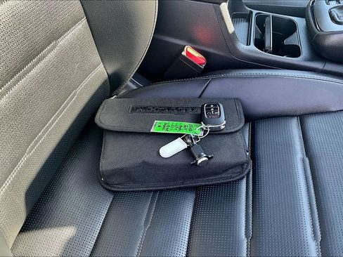 Used 2024 Honda CR-V EX-L image 11