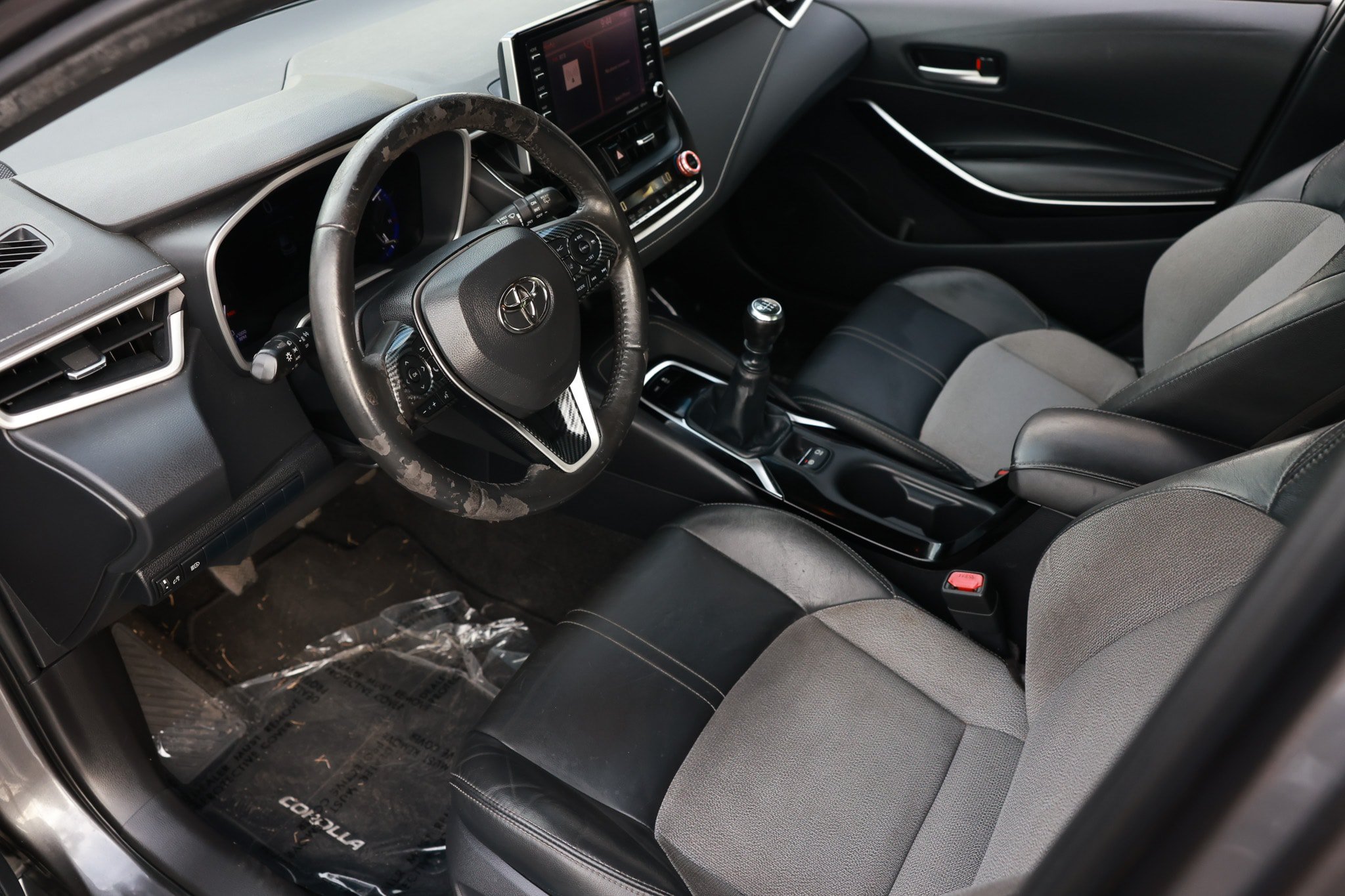 Used 2021 Toyota Corolla XSE FWD image 6