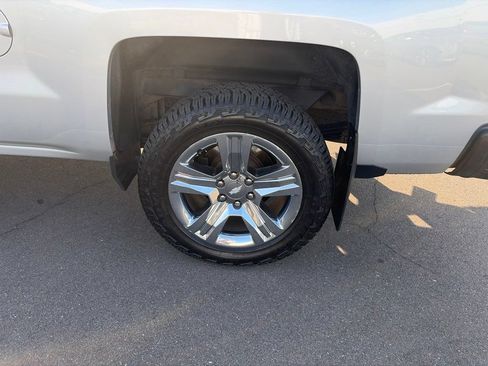 Used 2018 Chevrolet Silverado 1500 Custom w/ Custom Value Package AWD/4WD image 9