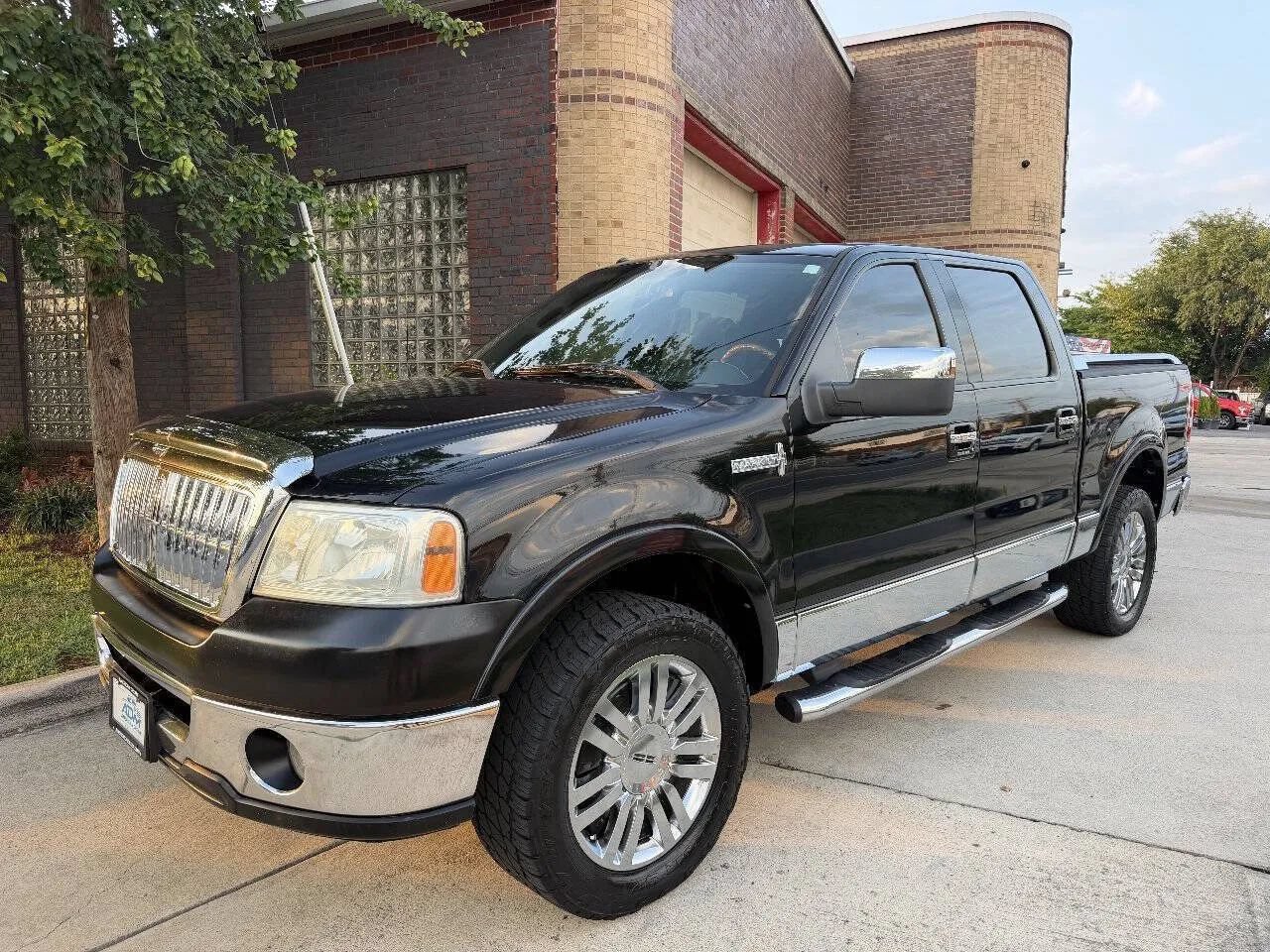 Used 2008 Lincoln Mark LT 4x4 image 1