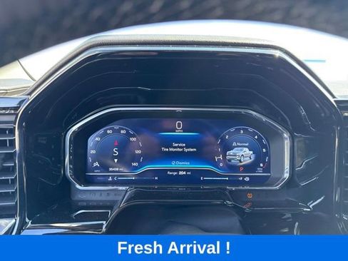 Used 2024 Chevrolet Silverado 1500 LT RWD image 2
