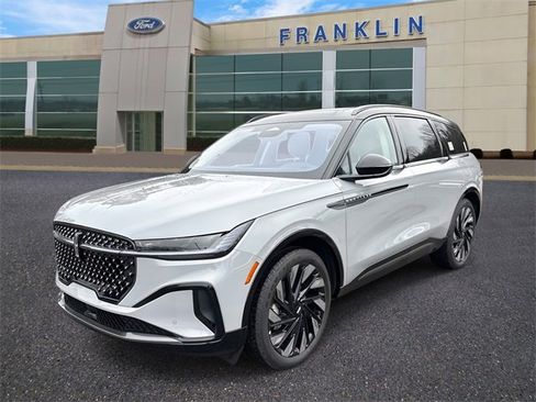 New 2026 Lincoln Nautilus Reserve w/ Jet Appearance Package image 3