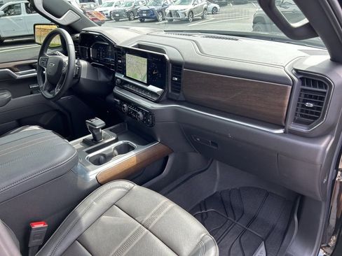 Used 2025 Chevrolet Silverado 1500 High Country w/ Midnight Edition image 62