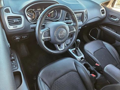 Used 2018 Jeep Compass Latitude w/ Popular Equipment Group image 10