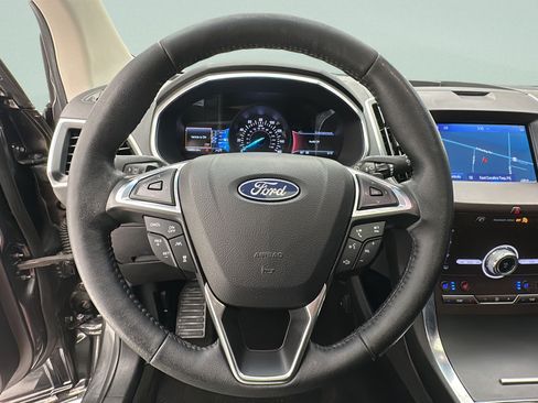 Used 2020 Ford Edge Titanium w/ Equipment Group 301A AWD/4WD image 15