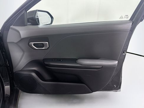 Used 2025 Kia K4 LXS image 30