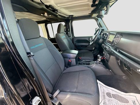 Used 2023 Jeep Wrangler Unlimited Rubicon 4xe w/ Cold Weather Group AWD/4WD image 32