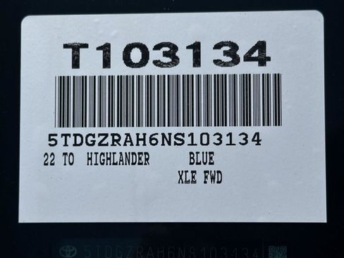 Used 2022 Toyota Highlander XLE FWD image 14