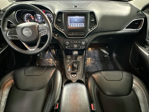 Used 2019 Jeep Cherokee Latitude Plus w/ Comfort/Convenience Group image 31