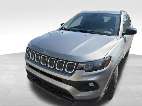 Used 2022 Jeep Compass Latitude image 28