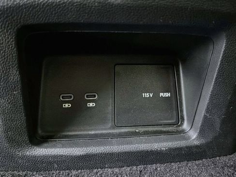 Used 2024 Volkswagen Atlas SE w/ Panoramic Sunroof Package FWD image 31