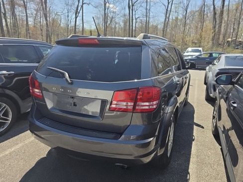 Used 2017 Dodge Journey SE image 3