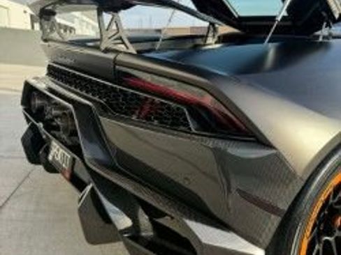 Used 2015 Lamborghini Huracan LP 610-4 image 11