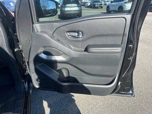 New 2026 Nissan Frontier SV image 14