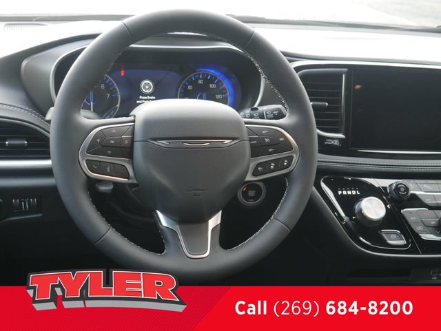 New 2027 Chrysler Pacifica Select FWD image 43