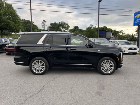 Used 2025 Cadillac Escalade Premium Luxury AWD/4WD image 4