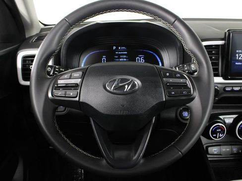 Certified 2024 Hyundai Venue Limited FWD image 10