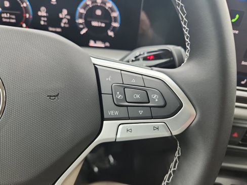 New 2026 Volkswagen Tiguan SE image 18