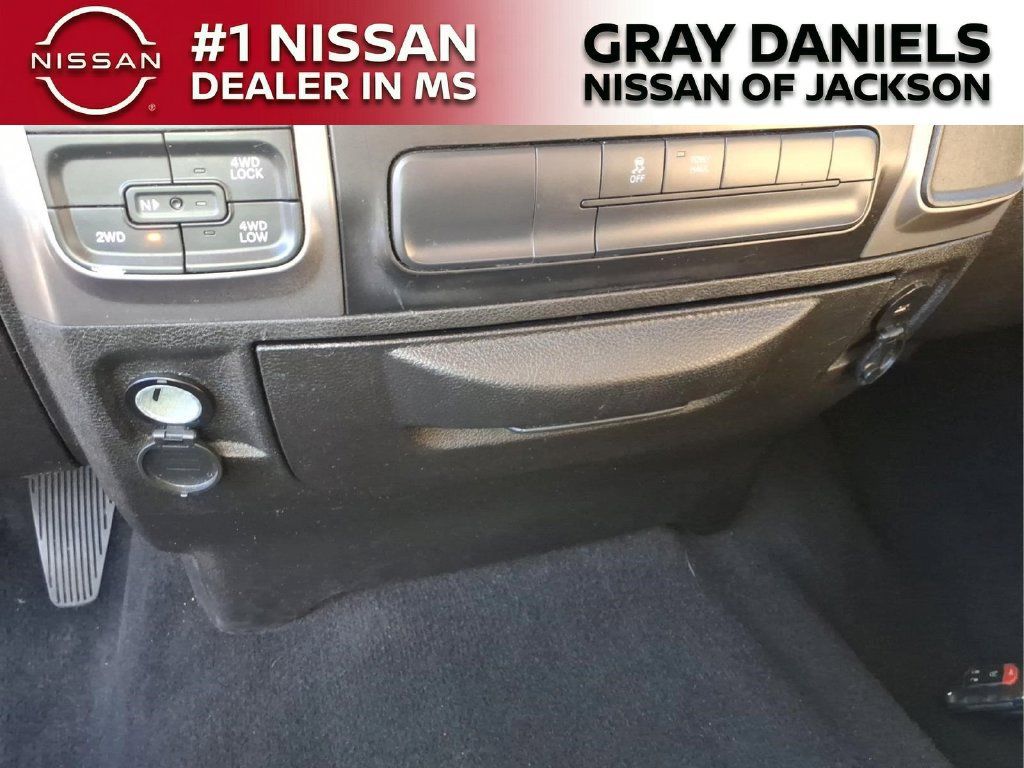 Used 2021 RAM 1500 Classic SLT AWD/4WD image 18