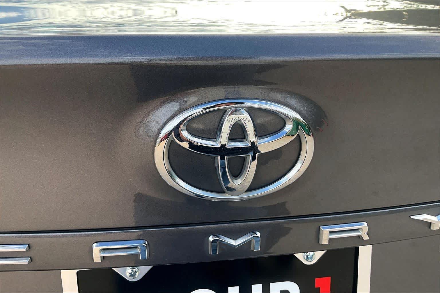Used 2019 Toyota Camry LE FWD image 30