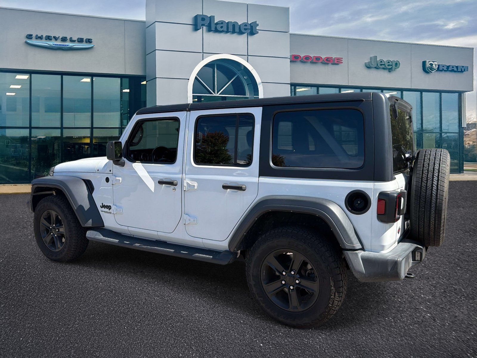 Used 2021 Jeep Wrangler Unlimited Sport AWD/4WD image 3