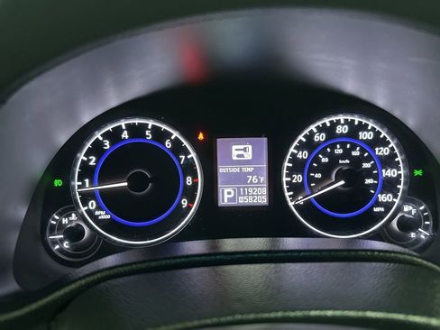 Used 2012 INFINITI G37 Convertible w/ Premium Pkg RWD image 9