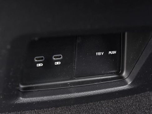 Used 2025 Volkswagen Atlas Cross Sport SE FWD image 23