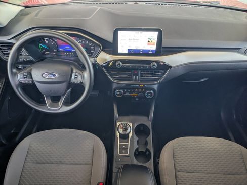 Used 2021 Ford Escape SE image 19