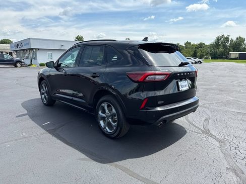 Used 2023 Ford Escape ST-Line w/ Tech Pack #1 AWD/4WD image 2