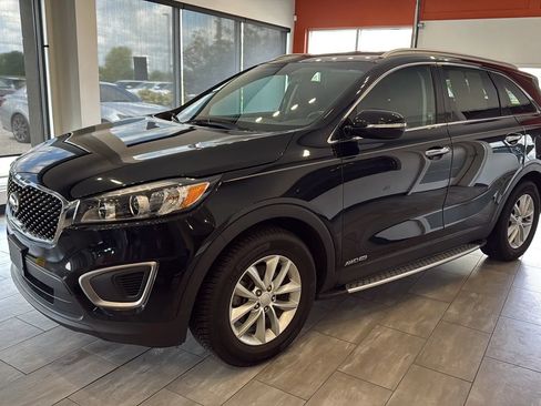Used 2016 Kia Sorento LX w/ LX Convenience Package AWD/4WD image 3