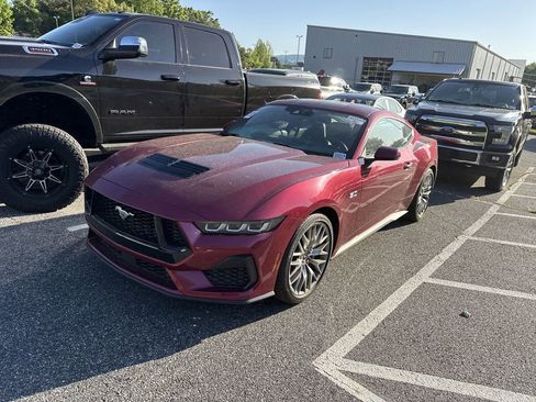 Used 2025 Ford Mustang GT Premium image 23