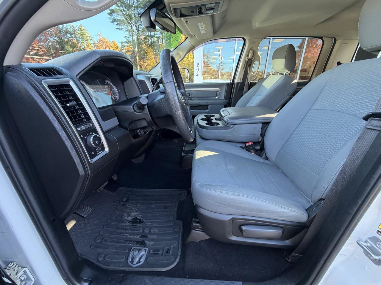 Used 2018 RAM 3500 SLT AWD/4WD image 29