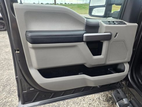 Used 2019 Ford F250 XLT w/ XLT Premium Package AWD/4WD image 10