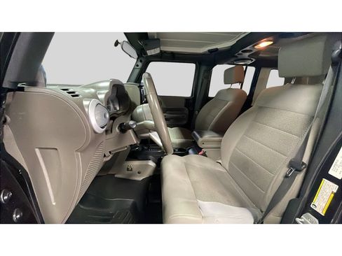 Used 2008 Jeep Wrangler Unlimited Sahara w/ Dual Top Group AWD/4WD image 10