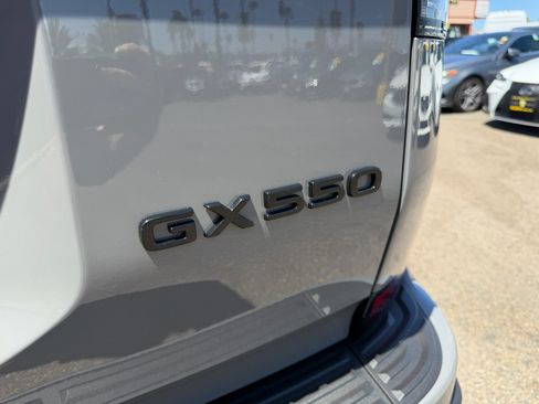 Used 2026 Lexus GX 550 AWD/4WD image 9