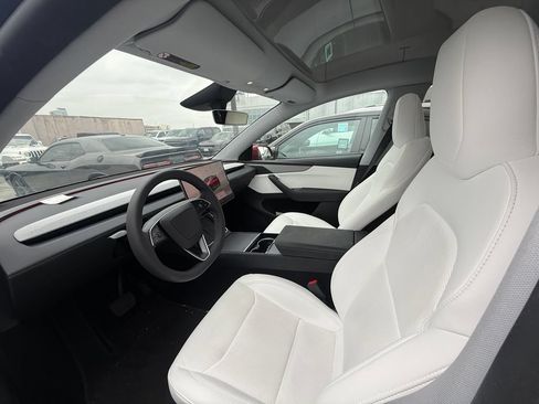 Used 2026 Tesla Model Y 2WD image 5