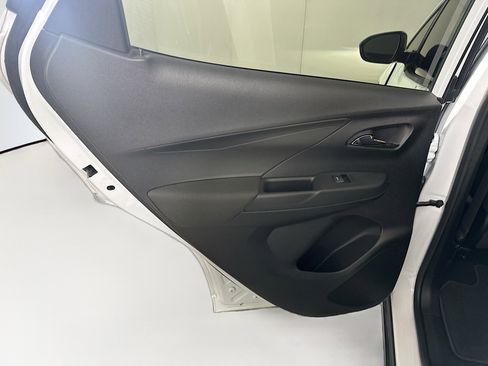 Used 2023 Chevrolet Bolt LT image 25