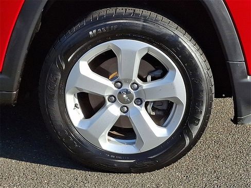 Used 2018 Jeep Compass Latitude w/ Popular Equipment Group image 8