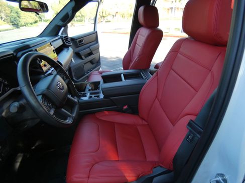 Used 2025 Toyota Tundra SR image 59