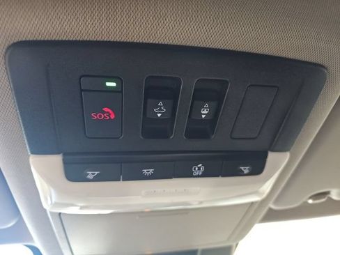 Certified 2025 Nissan Rogue SL w/ SL Premium Package AWD/4WD image 18