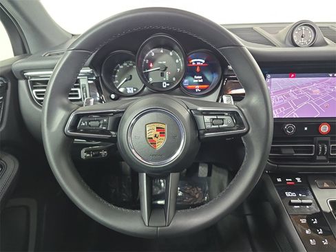 Used 2025 Porsche Macan image 14