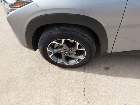 Used 2025 Chevrolet Trax LT image 31