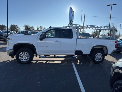 Used 2022 Chevrolet Silverado 3500 LT w/ Convenience Package image 6