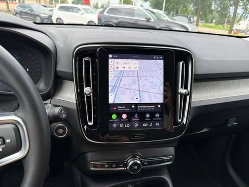 Used 2026 Volvo XC40 B5 Core w/ Climate Package AWD/4WD image 11