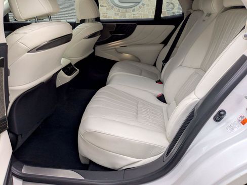 Certified 2022 Lexus LS 500h AWD w/ Luxury Package image 18