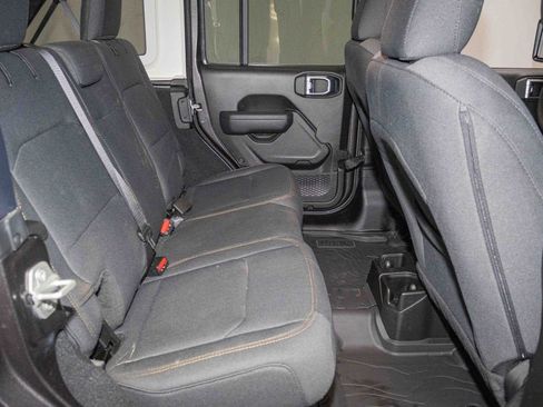 Used 2024 Jeep Wrangler Sport S image 17