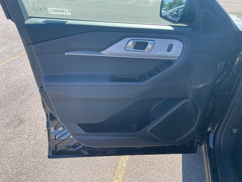 New 2026 Ford Explorer Active AWD/4WD image 9