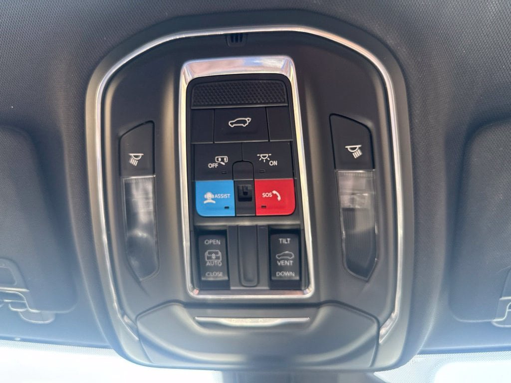 Used 2023 Jeep Grand Cherokee L Laredo AWD/4WD image 50